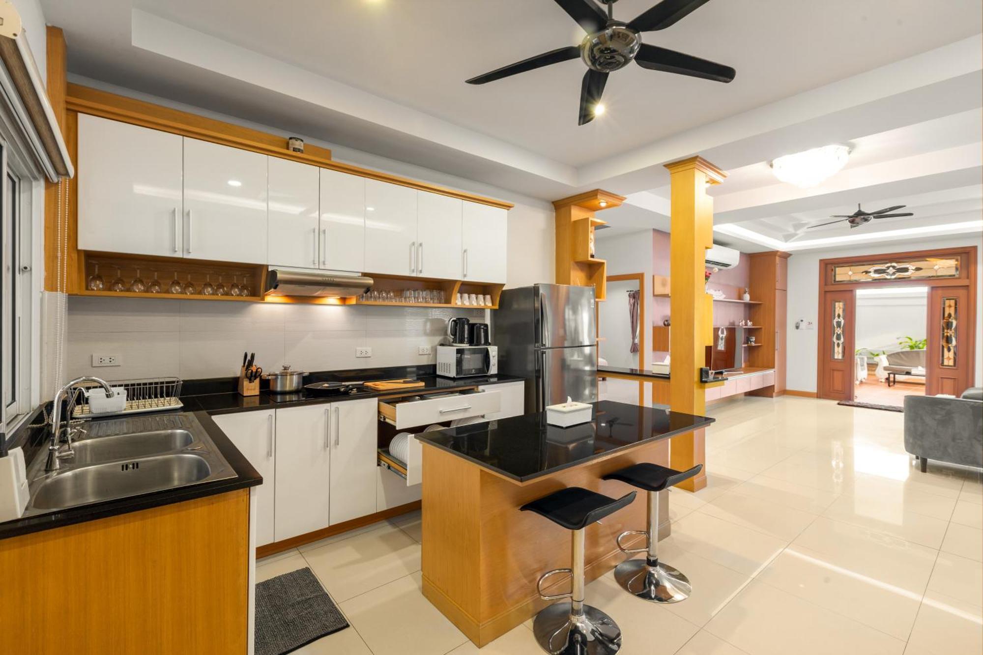 Pattaya Private Villa - Pool,Sauna,Snooker,Bbq Luaran gambar